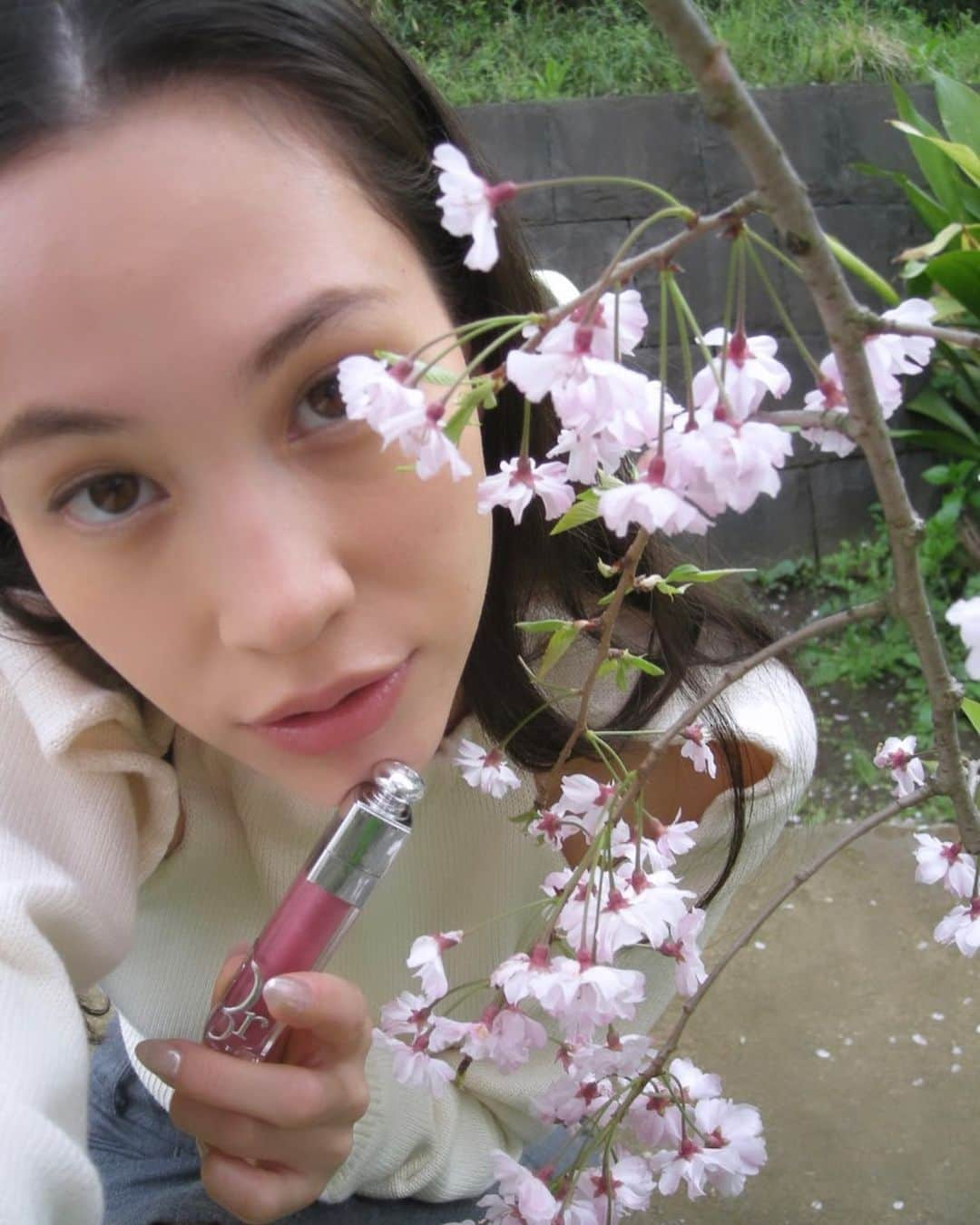 水原希子 さんのインスタグラム写真 - (水原希子 Instagram)「🌸🌸🌸 ディオール アディクト リップ マキシマイザー💄 私は026の深みのあるベージュカラーが好き！ ほんのり色づいて保湿してくれるところが 気に入ってるよ🫶🏻 @diorbeauty #リップマキシマイザー」4月1日 18時22分 - i_am_kiko