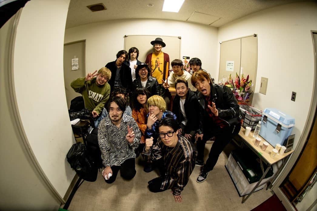 米田貴紀のインスタグラム：「少年ジャンプ的な人間では無さそうで、でも意外とそっち側かもな。 15周年突入致しました🙏 photo by @__glistenphobia  #夜の本気ダンス #kyotoobandoss」