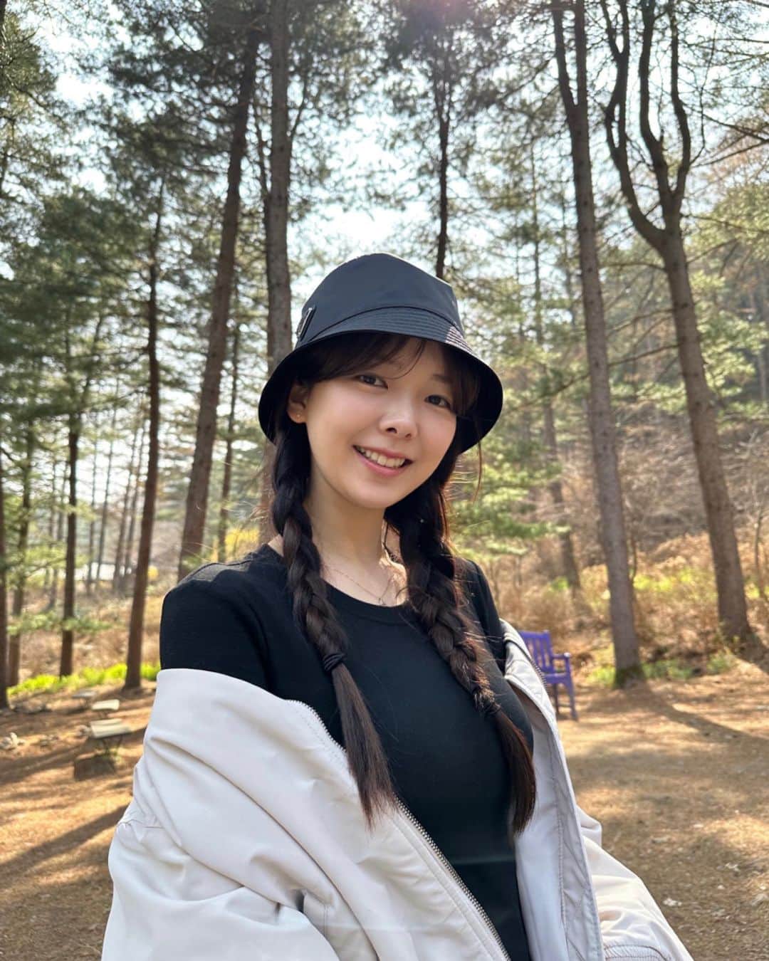 ヒョウン さんのインスタグラム写真 - (ヒョウン Instagram)「안녕?#4월 :)」4月1日 18時40分 - hyonile_e