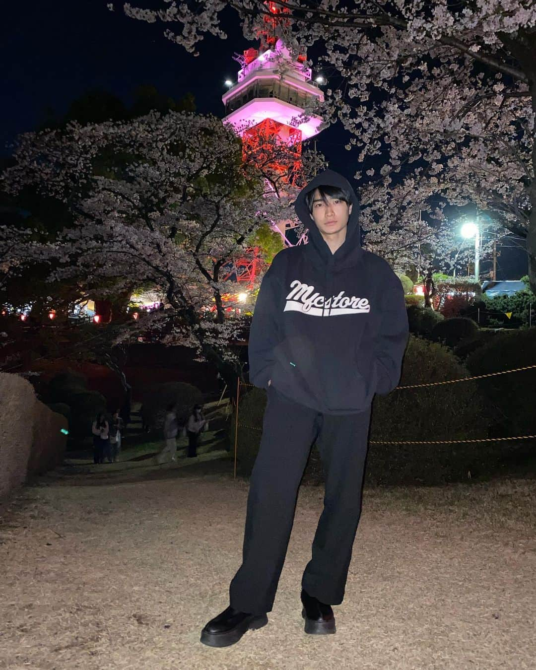 大久保琉唯さんのインスタグラム写真 - (大久保琉唯Instagram)「夜桜   #夜桜  #桜」4月1日 18時50分 - rui_912