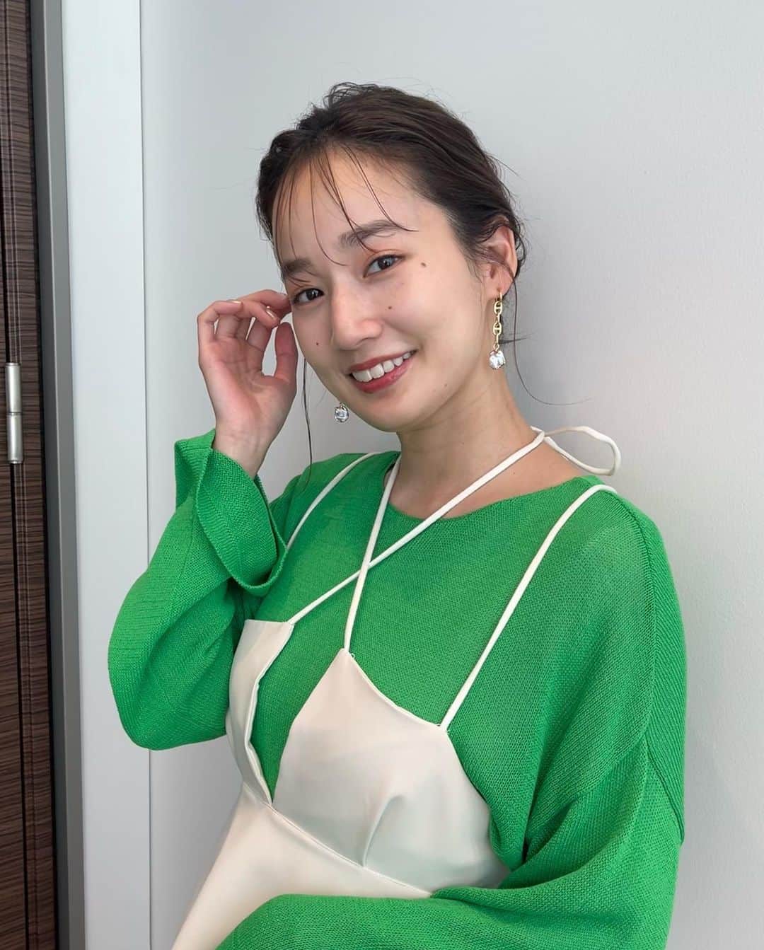 高嶋香帆のインスタグラム：「キューピー新ブランド「グリーンキューピー」の 植物生まれのドレッシングをinfoしました！  4/8(土)フジテレビ14:30〜CM枠内での放送です！ お洋服のブランドはタグ付けしております🫶  是非ご覧くださいー🥰」