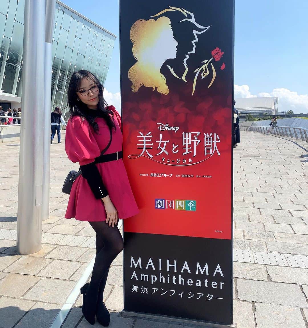 のインスタグラム：「🥀美女と野獣🥀  しゃんしゃんとみてきた❤️‍🔥  素敵なお話だよねぇほんと しあわせで胸がいっぱいになった🥺✨  #劇団四季 #美女と野獣 #舞浜 #アンフィシアター #ディズニー #プリンセス #ミュージカル #四季の会 #観劇記録 #beautyandthebeast #musical #princess」