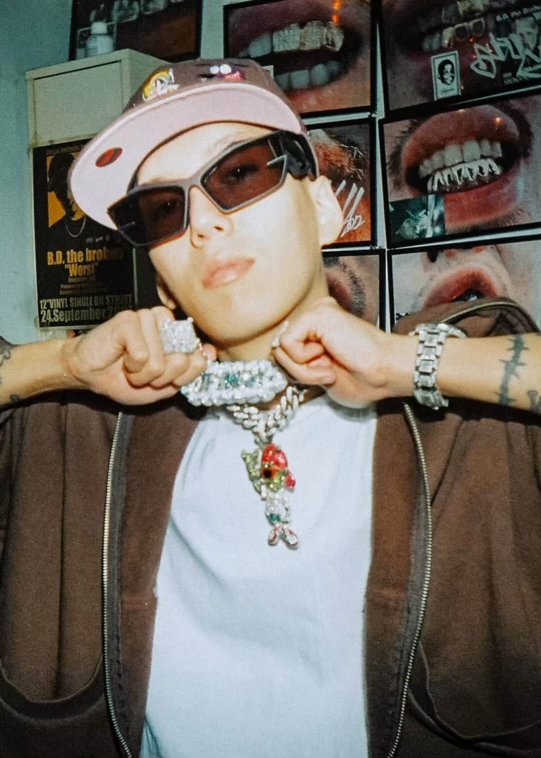 JP THE WAVYのインスタグラム：「I’M FROM JAPAN MUSIC VIDEO OUT NOW🙌🏄🏻‍♂️🌊」