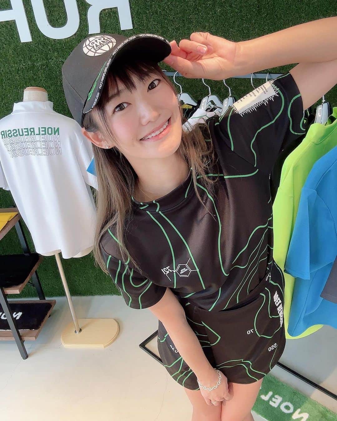 のインスタグラム：「先日ノエルさんのポップアップに行ってきました❤️　@noelreussir_official   あみちゃんと行ってきたよ❤️ @a_hiyoco.golf   大阪で開催されてた様子を見ててめっちゃ欲しいアイテムたくさんだったからテンション上がりまくっちゃった😍  私服でも着れるアイテムもゲットしたし大満足🥰❤️  代官山の @rufflog さんで4月2日の日曜までやってるみたい🥹✨ 半額のセールアイテムも沢山あったよ🥰❤️  春夏は物欲が爆発してやばいねえ…💣💕  #noelreussir #rufflog #ゴルフ女子#ゴルフ女子コーデ#ゴルフ#ゴルフ好きな人と繋がりたい#ゴルフコーデ#ゴルフうまくなりたい#関東ゴルファー #golf#golfstagram#golfwear#golfaddict」