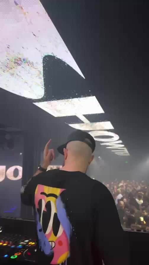 Showtekのインスタグラム：「Live @temple_sf #sanfrancisco」