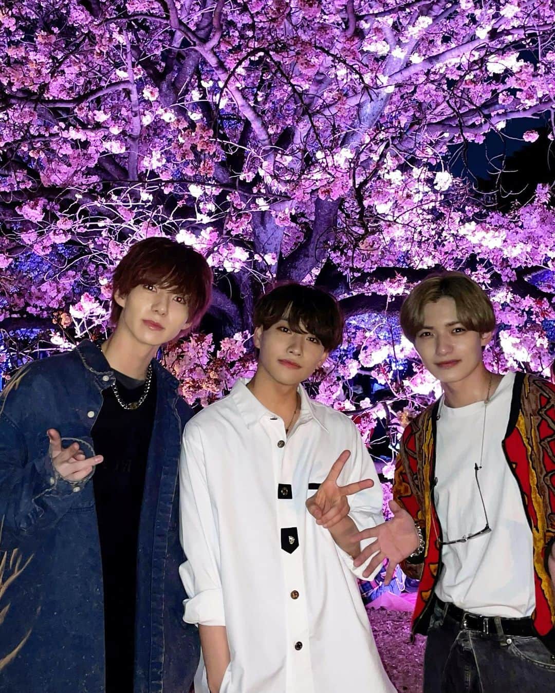白金倫太郎さんのインスタグラム写真 - (白金倫太郎Instagram)「どんなカップルよりも俺らが1番ラブラブだった(*ˊᵕˋ*)੭ ੈ❤︎ #夜桜」4月1日 19時14分 - 7min__rintaro