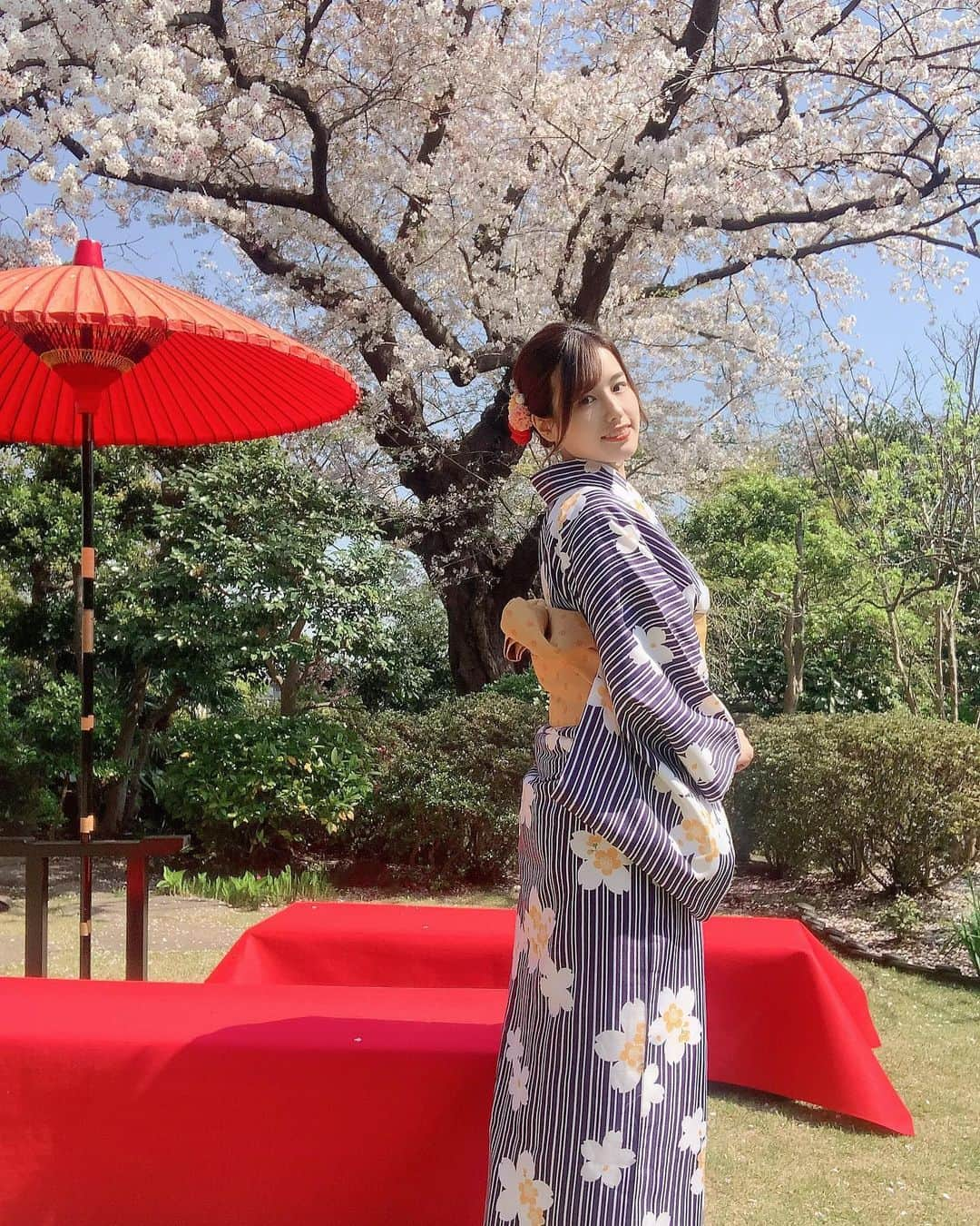 小山玲奈さんのインスタグラム写真 - (小山玲奈Instagram)「今日から新年度！また新たに1年頑張りましょうね✨✨  そして、私からの連絡があります。 今までずっと続けてきた撮影会ですが、一旦年内で撮影会をやめようと思っております。  理由は来年から新しいことに挑戦するためです📖 そのことに関しては後々お話ししたいと思っています。 とにかく！年内残りわずかの撮影会みなさんぜひとも遊びに来ていただければと思います！  よろしくお願いします！  #新年度　#2023年  #桜　#着物 #横浜　#水車屋　#古民家 #kimono #和服 #cherryblossom #樱花」4月1日 19時16分 - reina_koyama_official