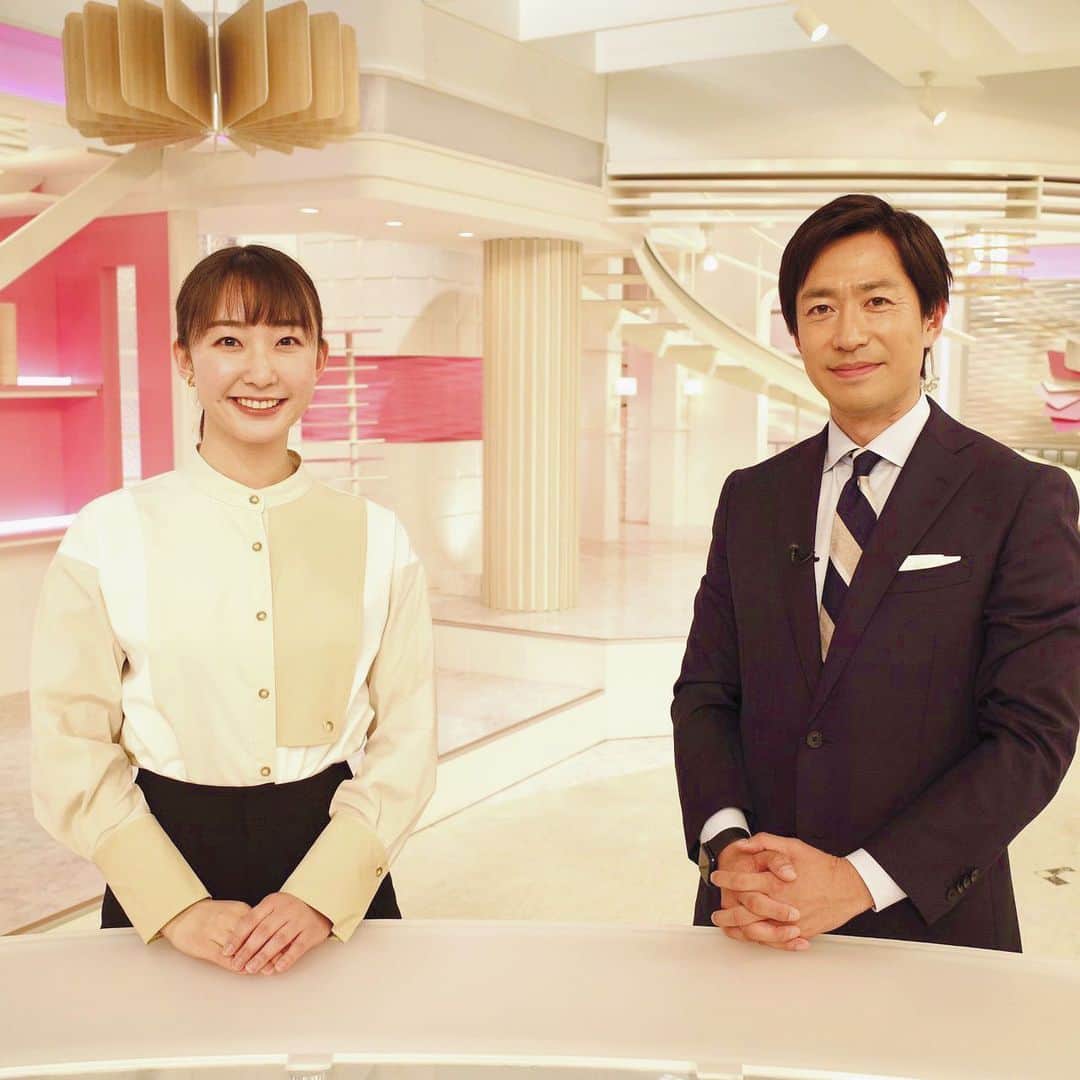 のインスタグラム：「. 今月から田中毅アナウンサーと一緒にnews every.サタデーを担当します。無事に初日が終わりました☺️ 今日から新年度。気持ちも新たに、一つ一つ丁寧にお伝えしてまいります。」