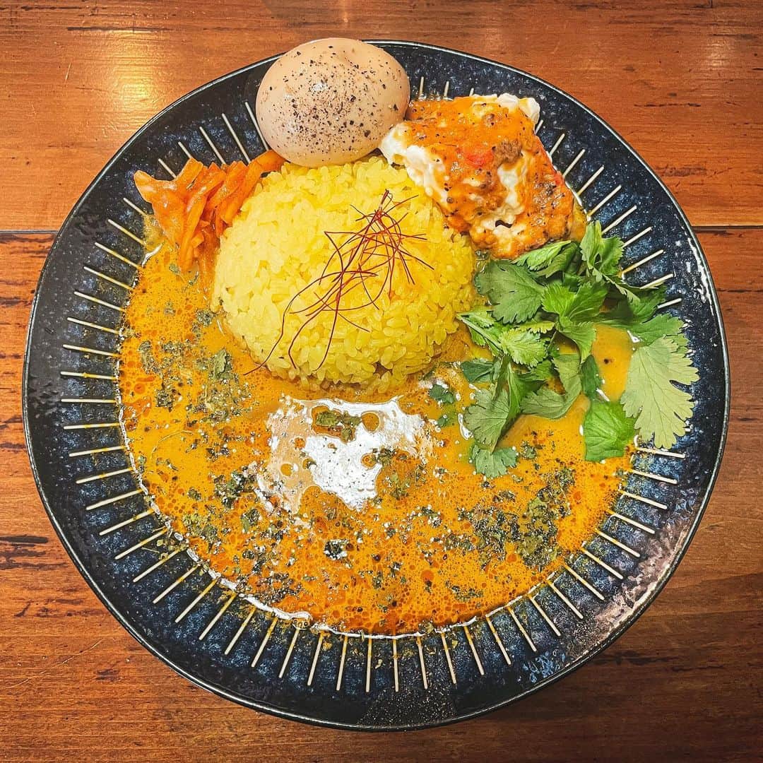 yuxuki wagaのインスタグラム：「今週の #スパイス越境 は海老トマトマサラ🍅🦐暖かくなってきた日にあう爽やかな辛さと旨みでマージ美味しかった。 あとは花粉よ過ぎ去れ……。」