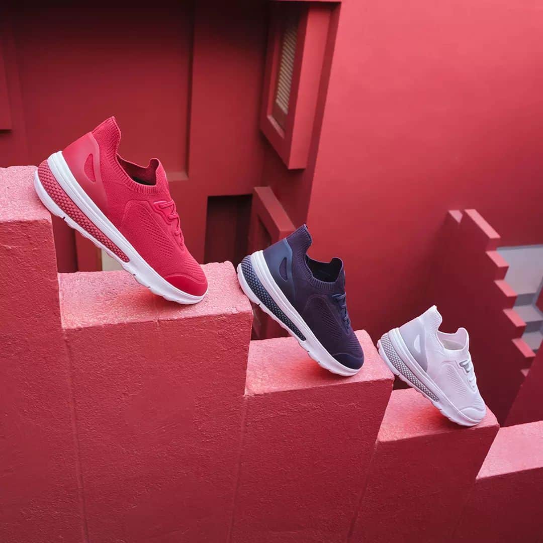 ジェオックスのインスタグラム：「Choose the color that matches your mood and embrace the excellent cushioning that Spherica™ Actif sneakers offer.   #geox #geoxshoes #geoxspherica #WellbeingToEnjoy」