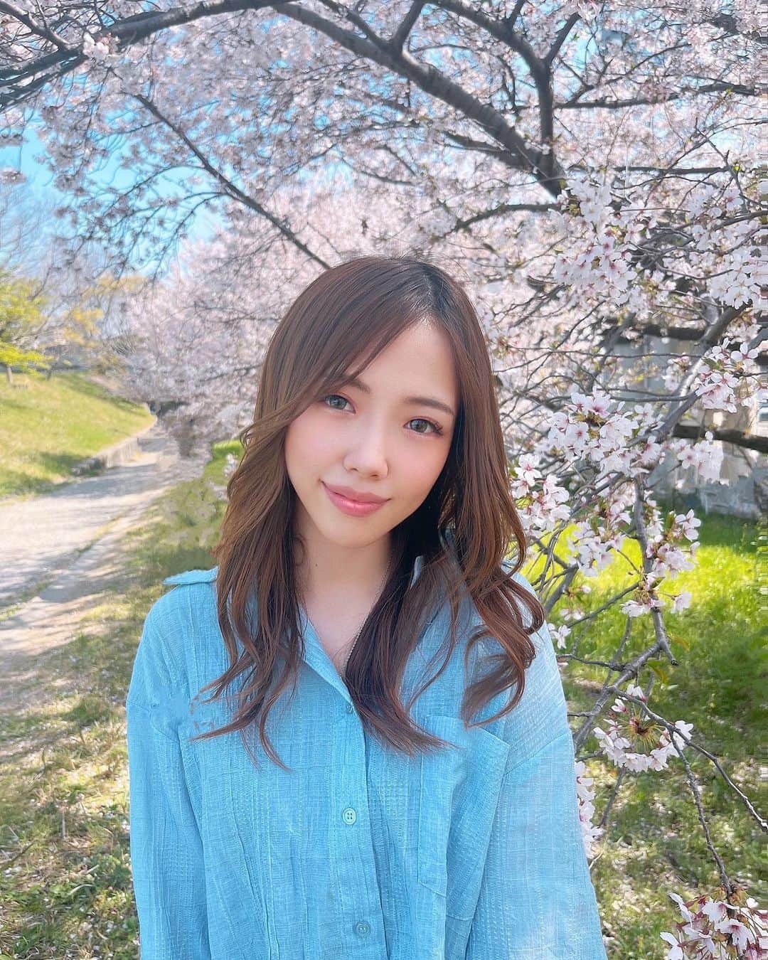 菜々のインスタグラム：「皆さんお元気ですか〜？🌸」