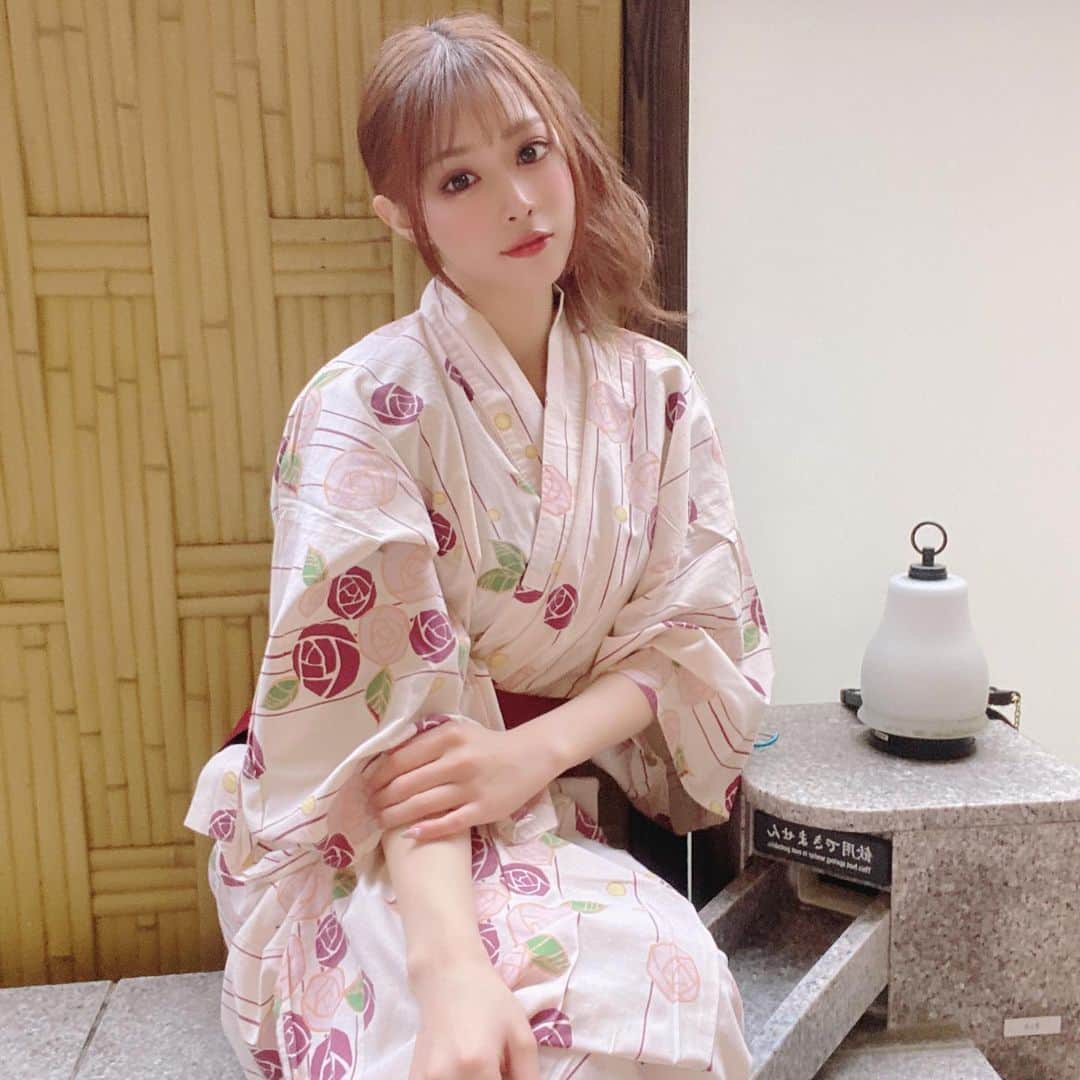 Raniのインスタグラム：「たまには温泉でリフレッシュ♨️ サウナ入りたいねえ🧖‍♀️✨  #浴衣女子 #浴衣ヘア #浴衣 #箱根旅行 #箱根女子旅 #箱根天成園 #makeup #happy #温泉女子 #温泉旅行 #箱根 #pink」