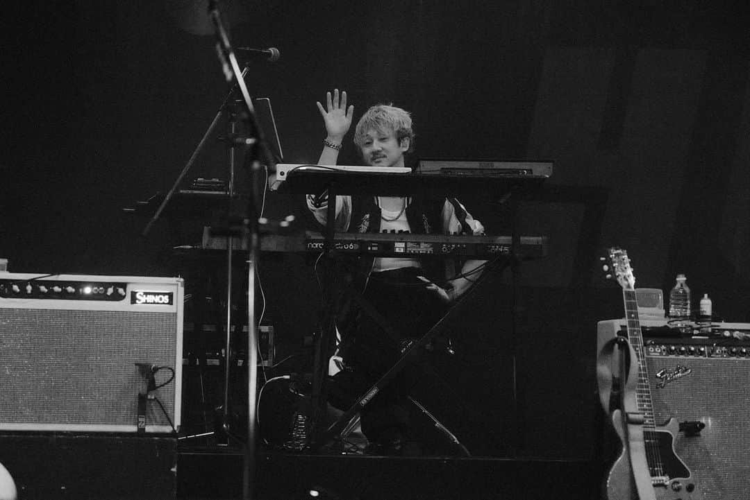 George のインスタグラム：「ASIAN KUNG-FU GENERATION  キタニタツヤ presents “Hugs Vol.5 Tour”  Photo by @tetsuyayamakawa  #ASIANKUNGFUGENERATION #AKG」