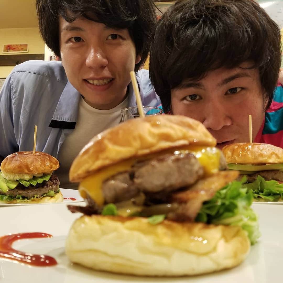 きんさんのインスタグラム写真 - (きんInstagram)「常にこのきんと 遊んでくれて ありがとうございました！！！ 気をつけて行ってください！ キラキラの大阪編やで！！！！！」4月1日 20時09分 - biscuitbrotherskin
