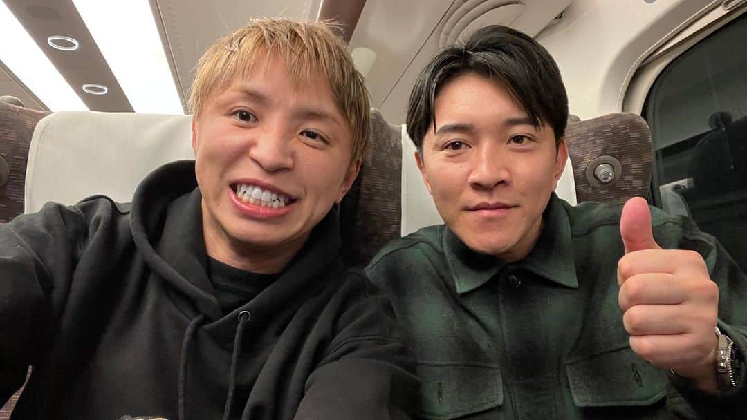 久保優太のインスタグラム：「RIZIN41、解説の仕事終わりました！ご好評頂き感謝です😊 MMAはまだ3戦しかしてないのでおこがましいですが、キックの試合の解説なら任せて下さい😁✊ 明日も練習なので解説終わってすぐ宮島くんと一緒に東京に帰ってます🏃💨」