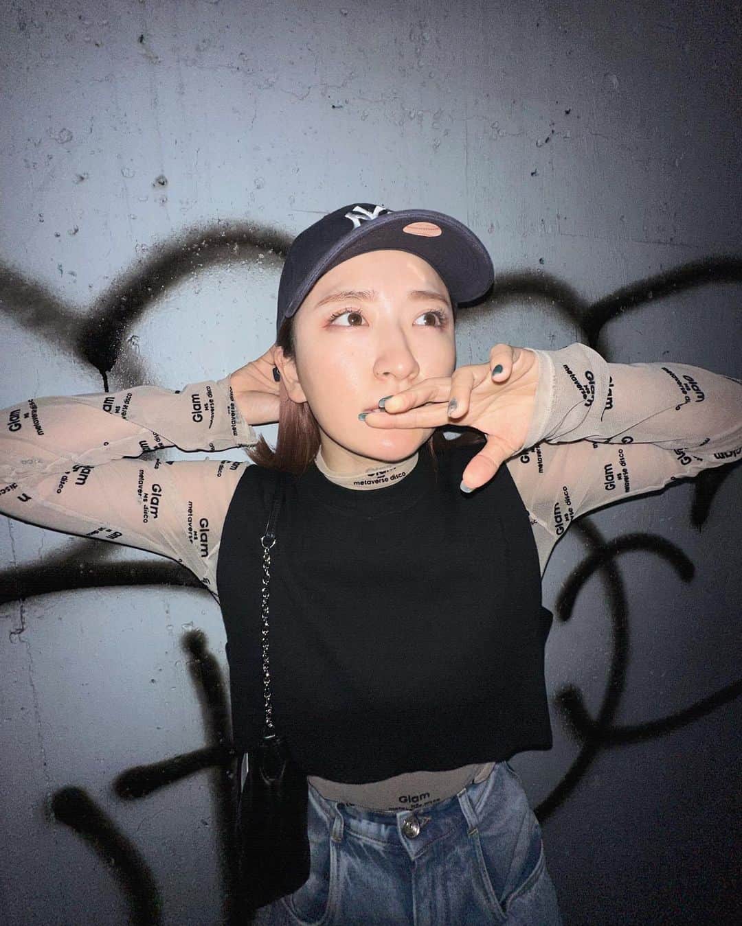 にこのインスタグラム：「家から出ることほぼないのでインスタ撮るまで毎日同じ格好する性癖があります」