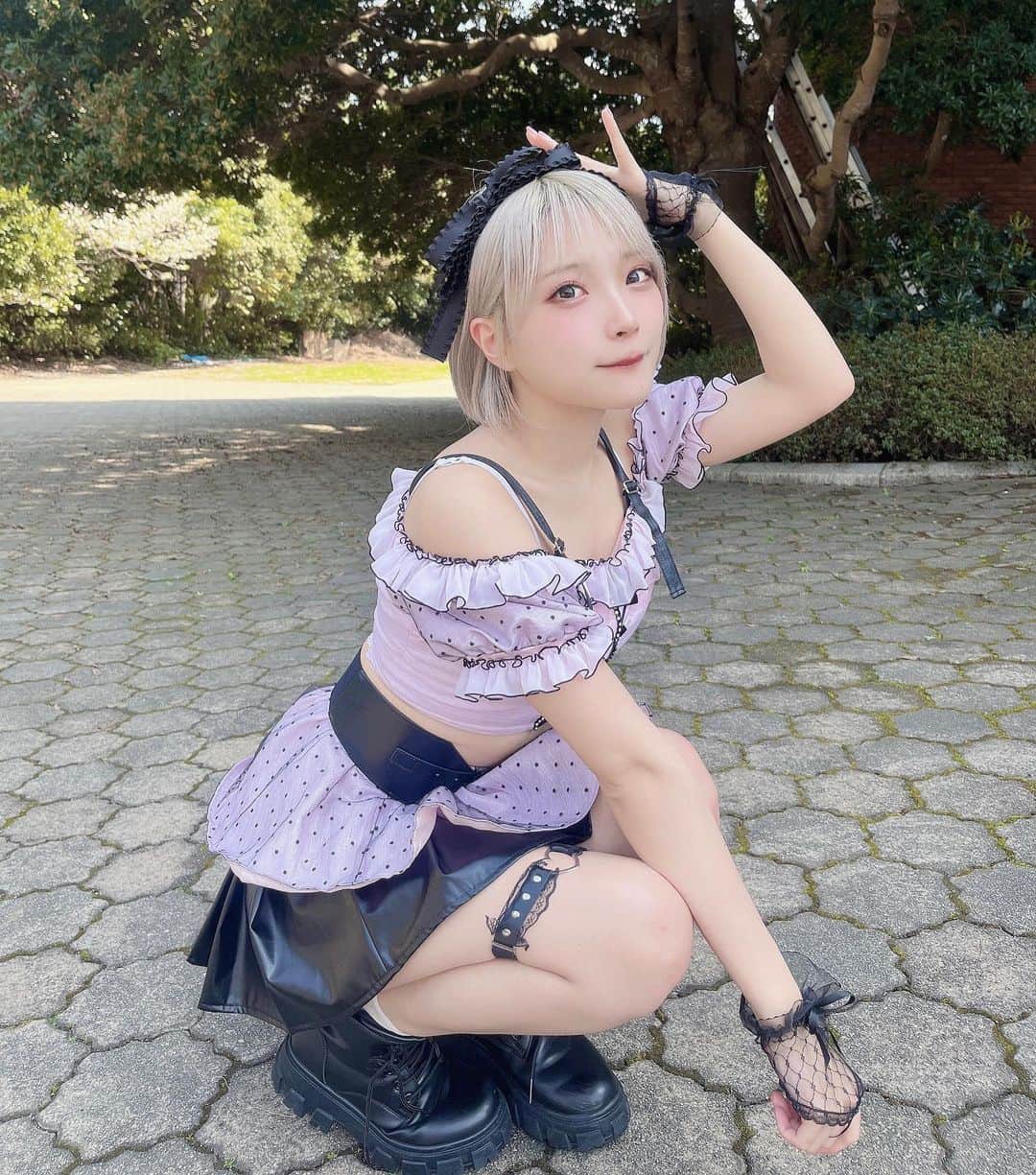 東條ゆりあのインスタグラム：「4月もよろしくね ✌︎ 4月の目標ある 〜〜？」