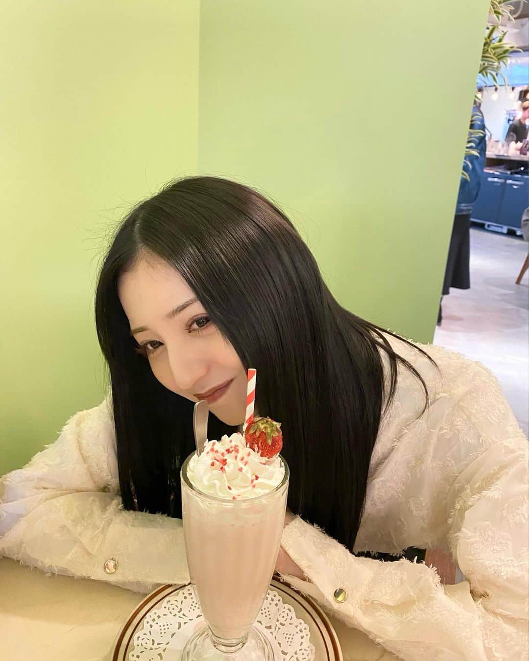 吉井美優のインスタグラム：「🍨🤍🍃  エクステ 毎月有難う御座います @tlonysta_hori ✨」