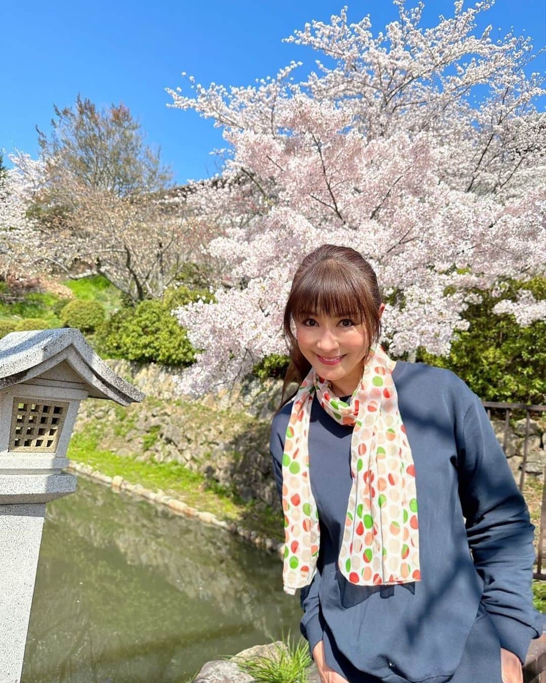 山田佳子さんのインスタグラム写真 - (山田佳子Instagram)「今日から4月になり、新年度を新たな気分でスタートさせたくて、近くのお寺に参拝に行ってきました👏😊🌸💕 ⁡ #今日から #4月 #新年度スタート  #心機一転 #新たな気持ちで  #頑張りたい #常に #成長したい #参拝日和」4月1日 20時47分 - yoshiko117