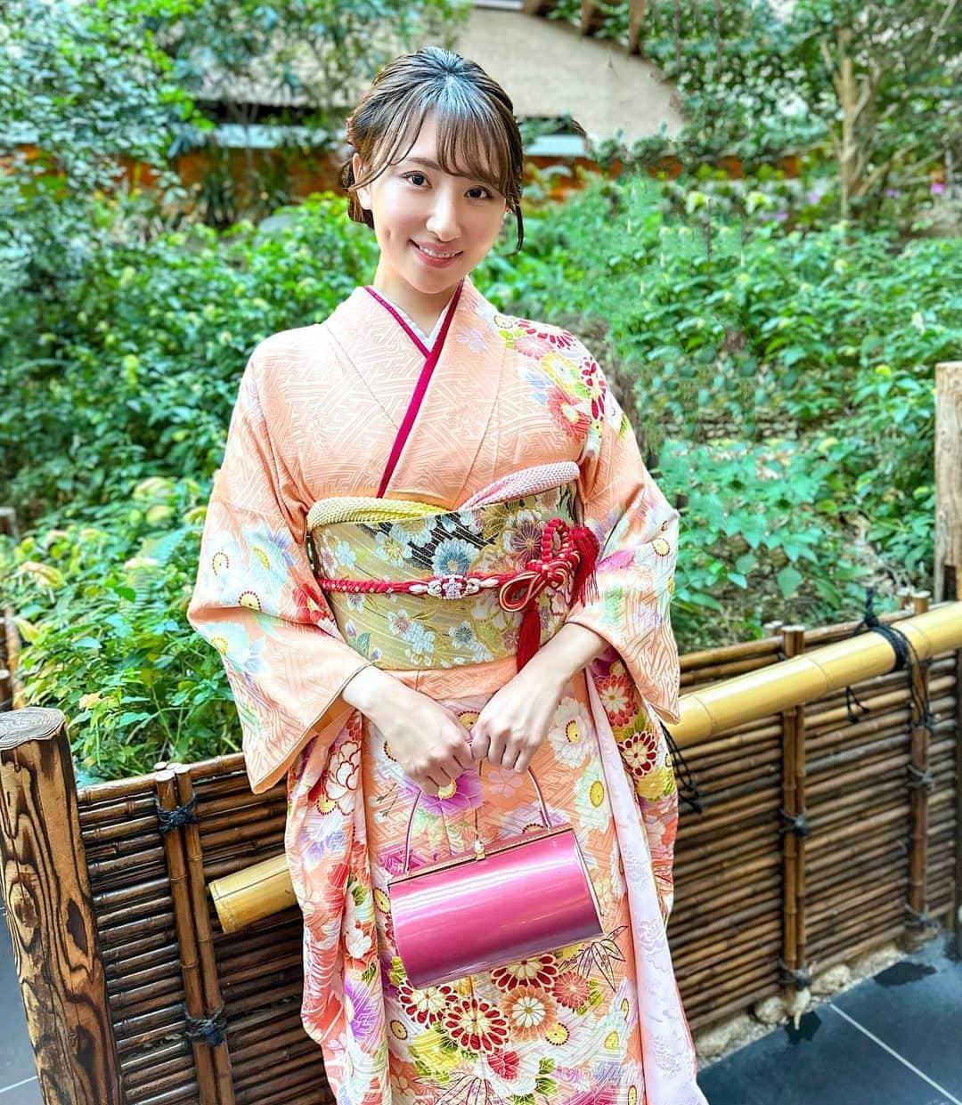 中村このみのインスタグラム：「. 4月もよろしくお願いします॰˳ཻ̊♡ . #振袖#着物#振袖ヘア #春#Japan#kimono#japanesegirl#Spring」