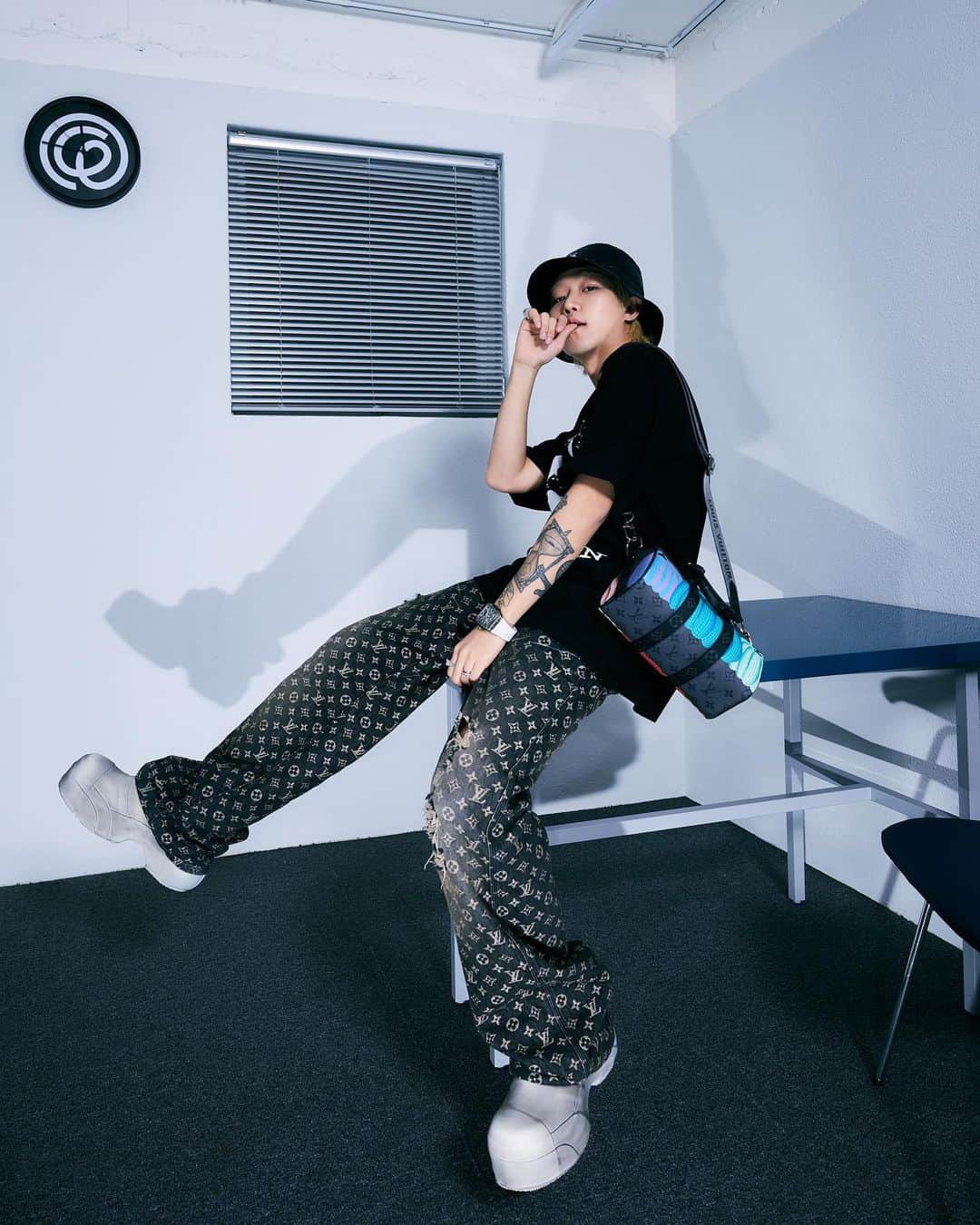 ソン・ファミンのインスタグラム：「@louisvuitton #LVxYayoiKusama #광고」