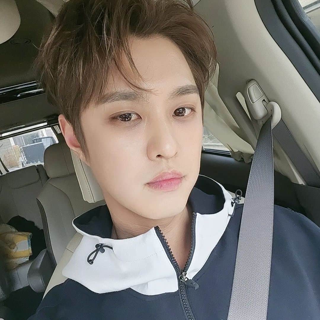 スンホ のインスタグラム：「1일 1업로드 멍」