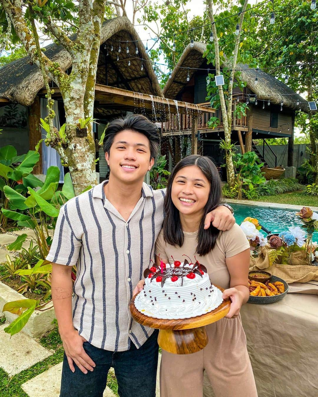 Ranz Kyleのインスタグラム：「Happy birthday aking kapatid 🥳 belated post as well, Wish you all the best and you know the rest 😁🤘🏼」