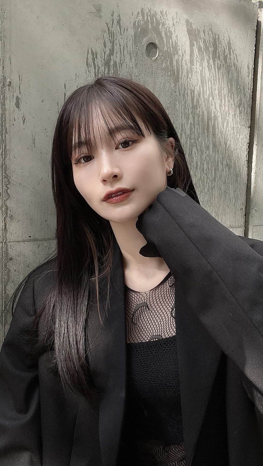 のインスタグラム：「🌸𝑺𝒑𝒓𝒊𝒏𝒈👩🏻👧🏻  @ovovjewerlyofficial  Online store open🤍 本日4/1 21:00〜4/2all day  早速ご注文ありがとうございます！ リングのサイズ等質問がありましたらコメントくださいね🖤  hair treatment @rrs_jun @rrsalon_」