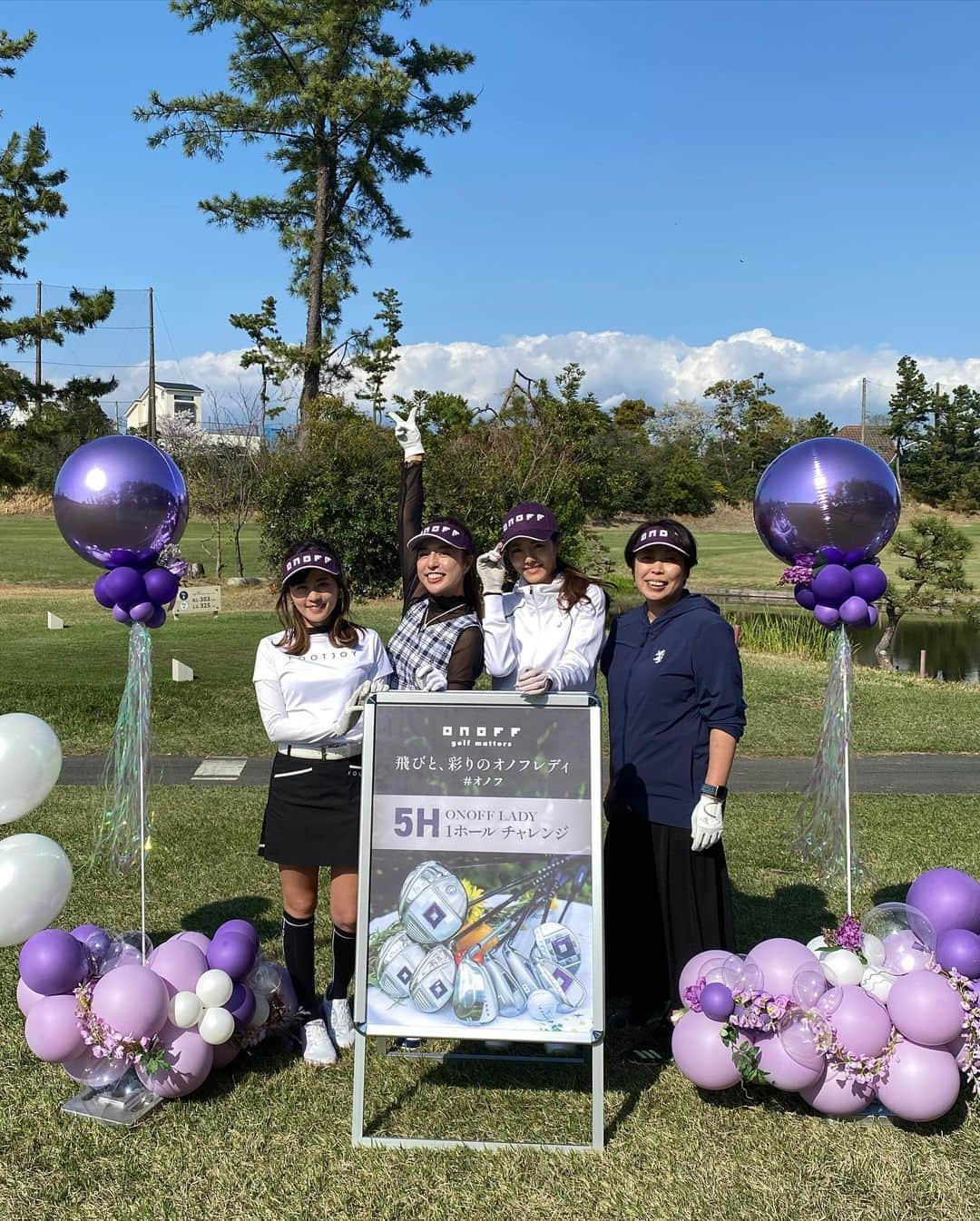 坪井保菜美さんのインスタグラム写真 - (坪井保菜美Instagram)「⛳️onoff golf オノフレディゴルフコンペ参加してきました🙌🏻🌸 @club_onoff   クラブのカラー、デザインが可愛く自分でカスタムできるみたい‼️初めて使うドライバーで200ヤードを超え、もう少しでドラコンだった🏌🏻‍♀️✨いけるんじゃないかと期待しちゃったじゃーーーん✌️🤣使いやすくてもっと打ちたかったなー！！  キャディーバックやトートの色合いも可愛く軽く、使いやすそうでしたよ😙👍  そして嬉しいことに、初オノフのユーティリティをゲットできたんですっ✌️ ユーティリティは特に練習しなきゃクラブなのでこれでまた頑張ろうと思います😼👍  #オノフ #オノフレディ #オノフゴルフ #コンペ #ゴルフ」4月1日 21時36分 - honamitsuboi