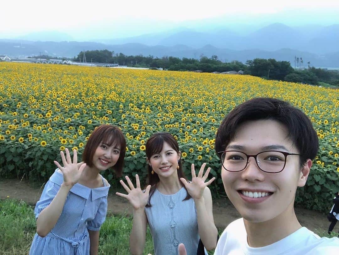 荒木美穂さんのインスタグラム写真 - (荒木美穂Instagram)「* * 同期の田中アナが、YBSを卒業して新たな道へ。  県外から来たわたしにとって、山梨で出来た大切な友達です。  この4年間、同期3人で作った思い出は人生の宝物💎✨️  これまでありがとう、これからもずーっと応援してるよ！！！  (写真3枚目以降は新入社員時代のもので、コロナ禍前です😌）   #山梨放送  #アナウンサー  #同期」4月1日 21時37分 - mihokitty34