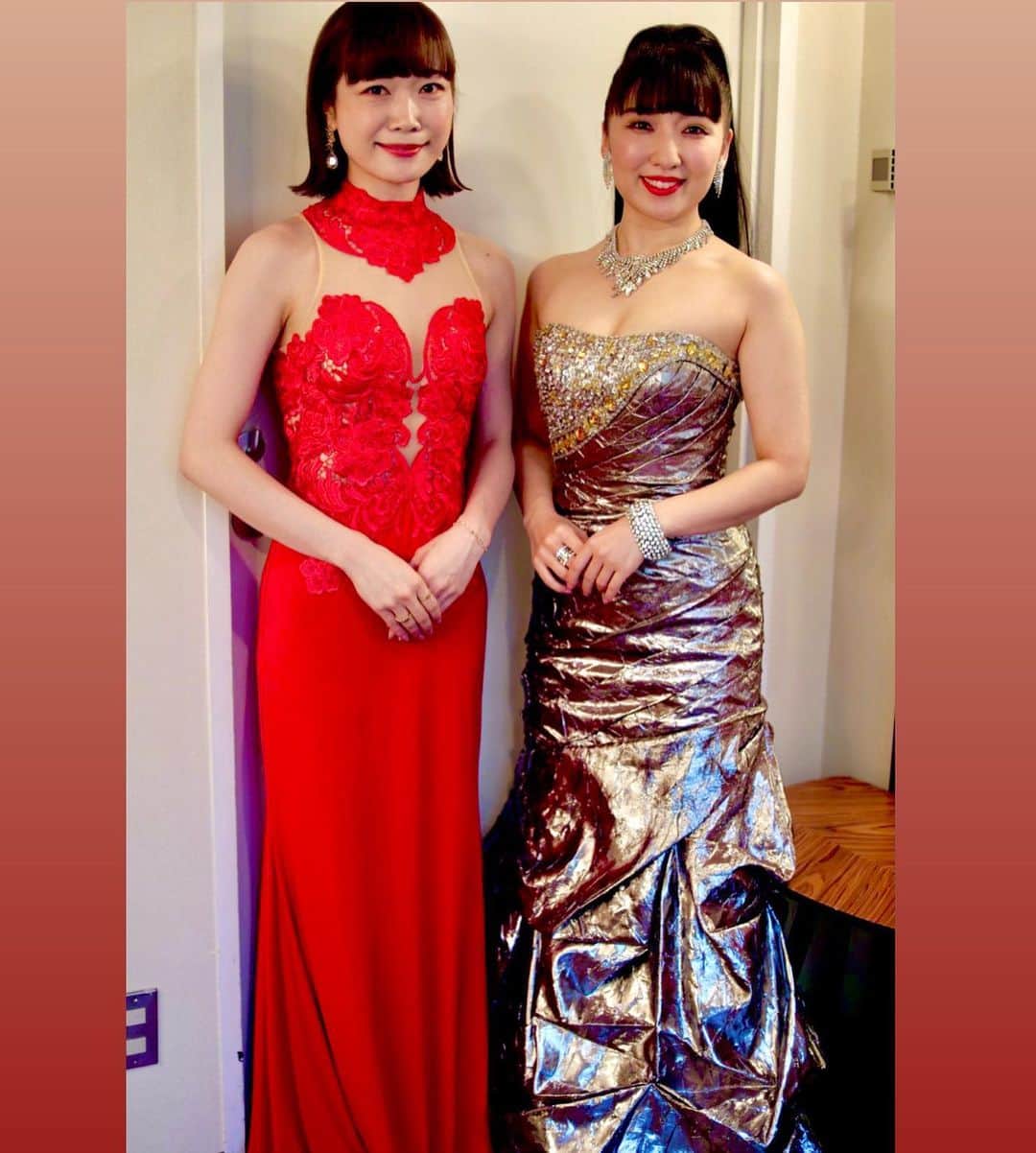 のインスタグラム：「ミュージカル 「舞台に立ちたい」 で、ご一緒した青木萌ちゃん  今回のライブの主催者であります。  萌ちゃんとはジキルandハイドより「in his eyes」をデュエットさせて頂きました🎤  ステキなセンスの持ち主✨  沢山お世話になりました♡  ありがと♡  #jikyllandhyde  #inhiseyes」