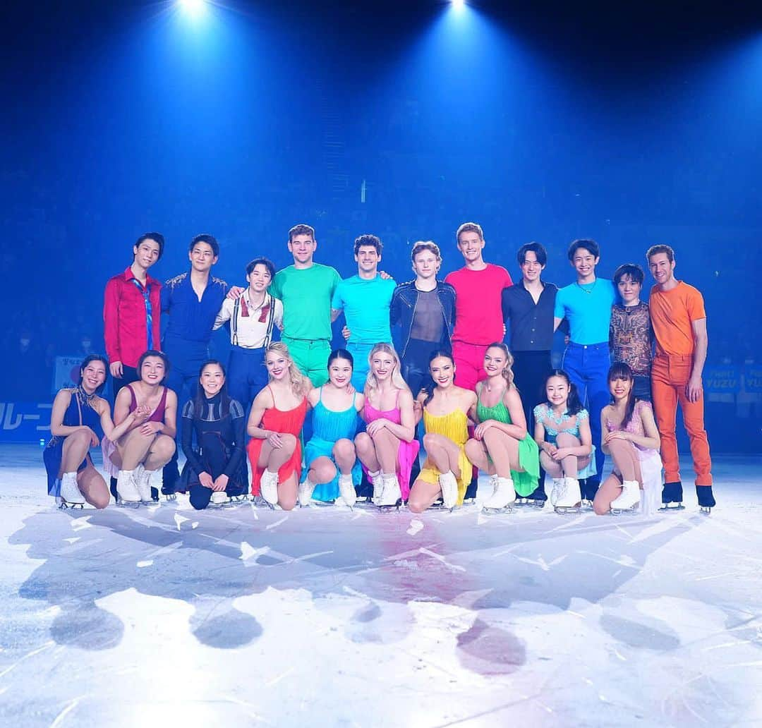 マディソン・チョックのインスタグラム：「Stars on Ice Japan 🌸 🇯🇵 🌈  Next stop Iwate!!!   #soifamily」