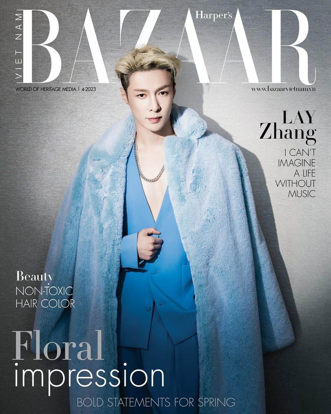 のインスタグラム：「Thank you @bazaarvietnam for having me on the April cover^^」