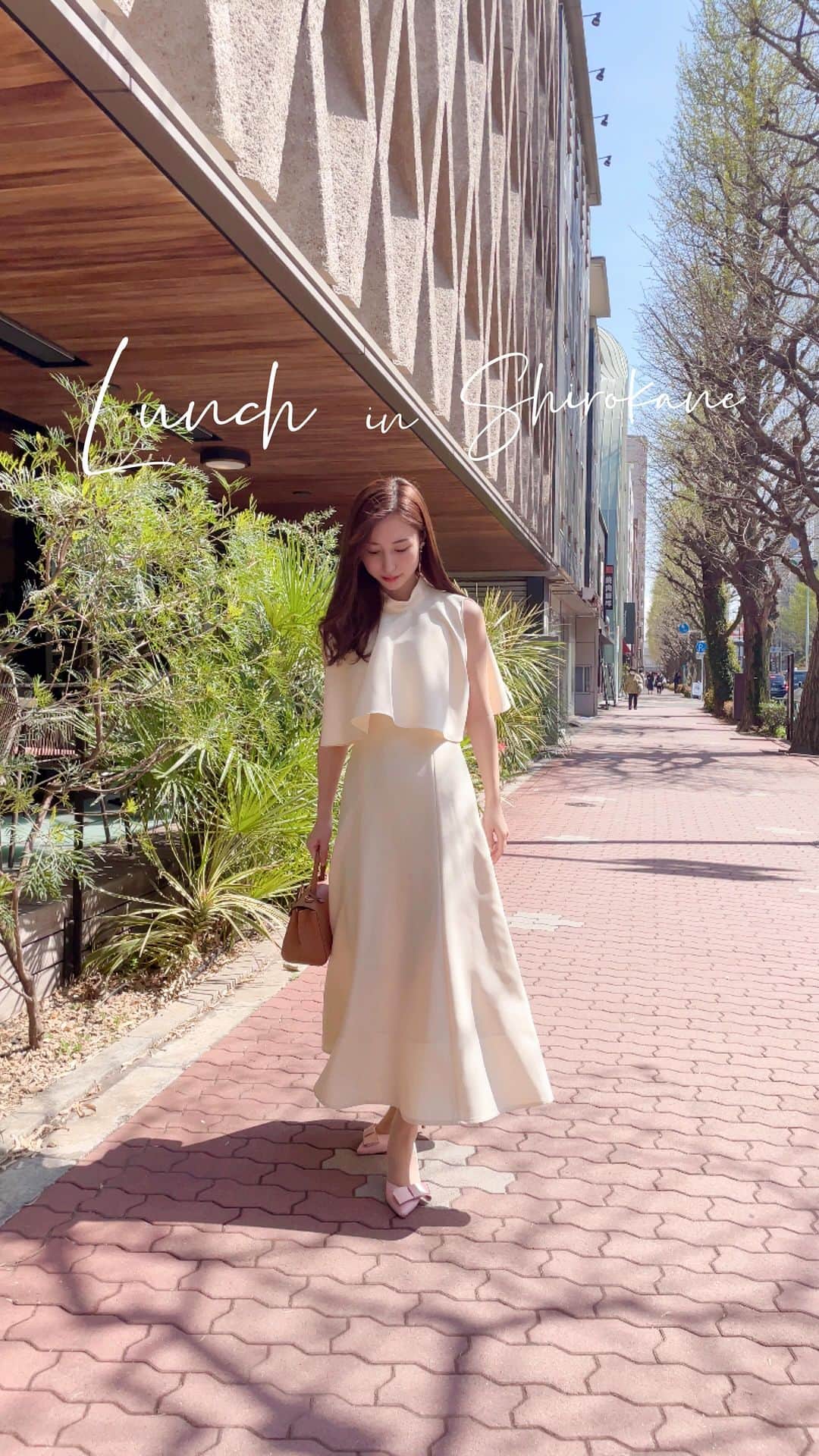 Chihiroのインスタグラム：「白金台でCiccyランチミーティング♡  白金台で久しぶりにランチ。 プラチナ通りにあるペルー料理の店 「THE Tender HOUSE」は テラスもあり開放的で お気に入りのお店です♡  私が食べたのは ★Pasta Lunch ¥2,100- 前菜、スープ、パン、パスタ、食後の飲み物がついていてお得ランチでした♡  Ciccyは4月から新メンバー 美香さんが入ってくれました♡ よろしくお願いいたします♡ @mica__color   📍 東京都港区白金台4-19-16 1F  営業時間(公式HPより引用) 朝食 8:00～10:30(L.O.10:00) ランチ 11:00～15:00(L.O.14:30) カフェ 15:00～17:00（L.O.16:30)※土日祝のみ ディナー  火～金 17:30~22:00（L.O.21:00） 土日祝日 18:00～22:00（L.O.21:00）  @thetenderhouse_dining  #thetenderhouse #thetenderhousedining  #ザテンダーハウス #ザテンダーハウスダイニング #白金台ランチ #白金ランチ #ペルー料理  お洋服は　@and.couture」