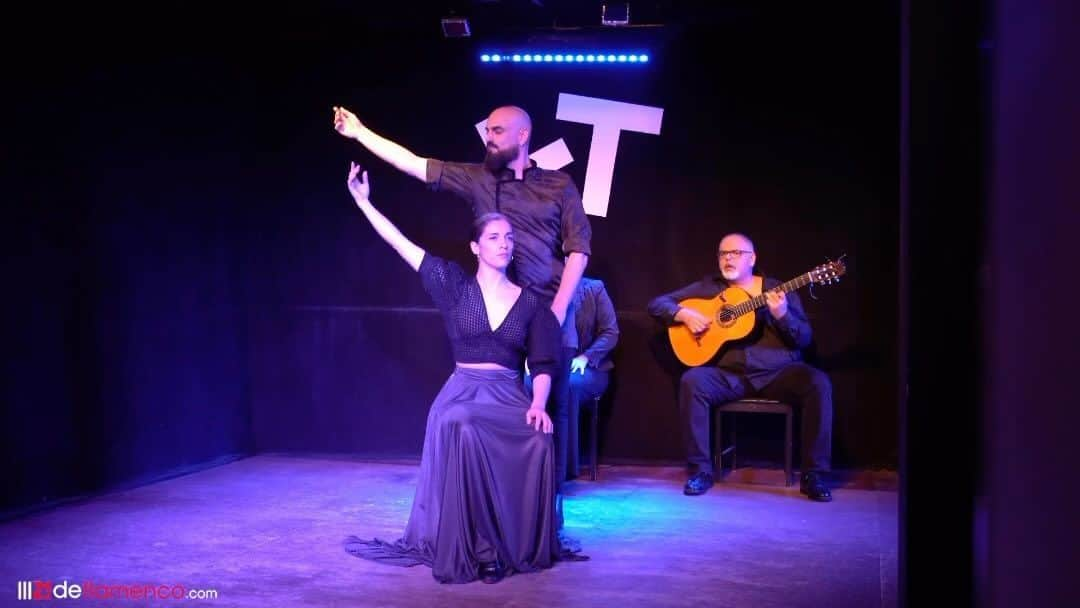 DeFlamenco.comのインスタグラム：「Sara Jiménez & Francisco Hidalgo esta semana en Las Tablas Flamenco Madrid con "Binomio".  Más info @las_tablas  @pacohidalgo_bailaor @sarajimenezdanza  @ana_polanco_cantaora Juan José Ramos   #flamenco #deflamenco #flamencomadrid #madridflamenco #baileflamenco #tablao #tablaomadrid #tablaos」