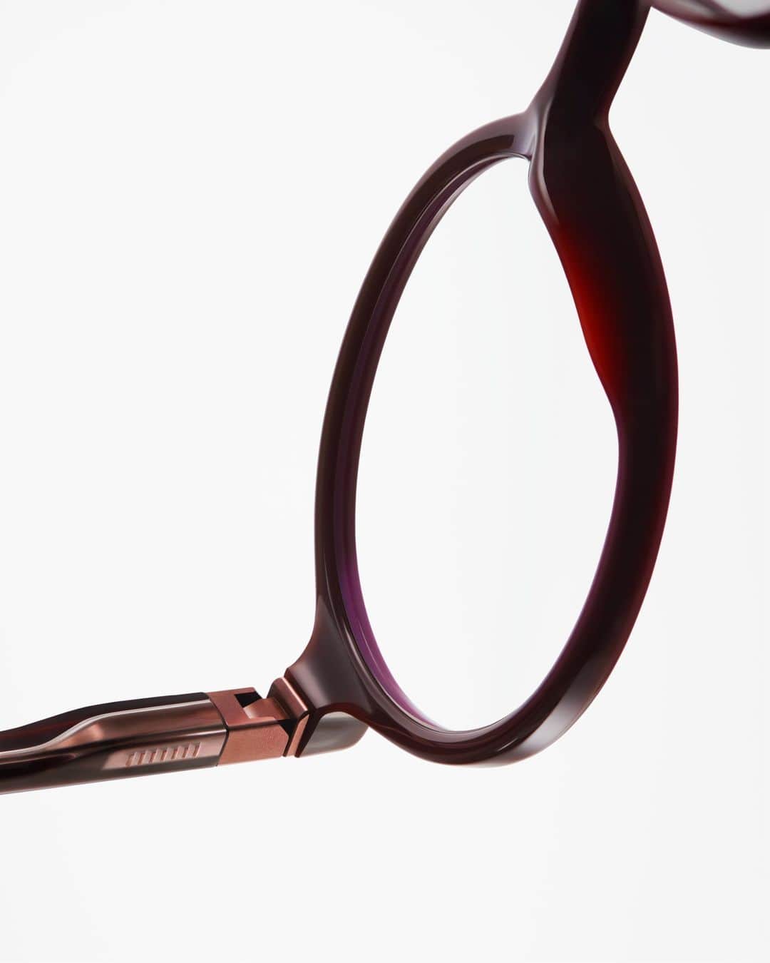 MYKITAのインスタグラム：「One for the design purists – a reduced, functional piece with displayed mechanics.   JOJO in Burgundy with hinge detailing in Silk Purple Bronze  MYKITA ACETATE Responsibly designed. Crafted from Acetate Renew.」
