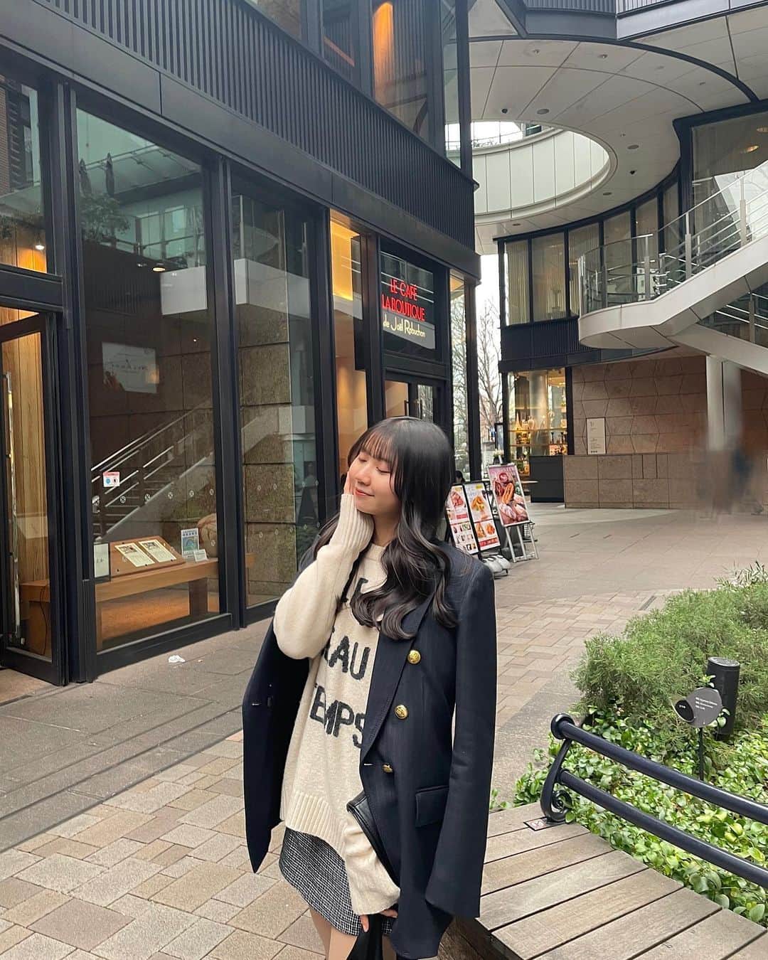 のインスタグラム：「．  今日からljk です！時の流れ本当に早過ぎる🥲 ㅤㅤㅤㅤㅤㅤㅤㅤㅤㅤㅤㅤㅤ  4月は新しいことが沢山始まるから 大変な事も多いと思うけれど、高校最後の年楽しみます！  ㅤㅤㅤㅤㅤㅤㅤㅤㅤㅤㅤㅤㅤ SNSも頑張るので、ぜひチェックしてくれたら嬉しいです☺︎  ．  #05  #05line  #jkブランド #jk3  #お洒落な人と繋がりたい  #レイアウト  #ヘアモデル  #サロンモデル  #いいね返し  #followme #ootd  #ootdstyle  #likes」