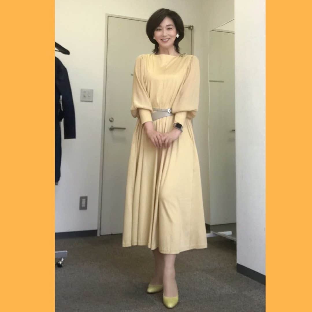 伊藤聡子さんのインスタグラム写真 - (伊藤聡子Instagram)「アップ♪の衣装は黄色のロングワンピースでした😊 差し入れにいただいたカスタードデニッシュに桜餡がトッピングされてました🌸 富山県射水市。青い海と空と立山連峰が最高でした✨✨✨ 富山湾の海の幸を使ったお寿司も素晴らしかったです✨✨✨ #メーテレアップ#射水市#海王丸パーク#立山連峰#伊藤聡子」4月1日 22時33分 - satokoito73