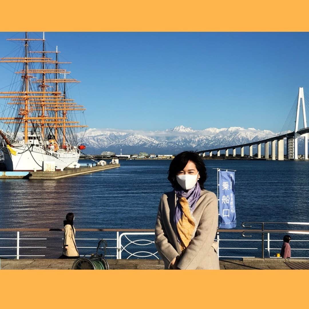 伊藤聡子さんのインスタグラム写真 - (伊藤聡子Instagram)「アップ♪の衣装は黄色のロングワンピースでした😊 差し入れにいただいたカスタードデニッシュに桜餡がトッピングされてました🌸 富山県射水市。青い海と空と立山連峰が最高でした✨✨✨ 富山湾の海の幸を使ったお寿司も素晴らしかったです✨✨✨ #メーテレアップ#射水市#海王丸パーク#立山連峰#伊藤聡子」4月1日 22時33分 - satokoito73