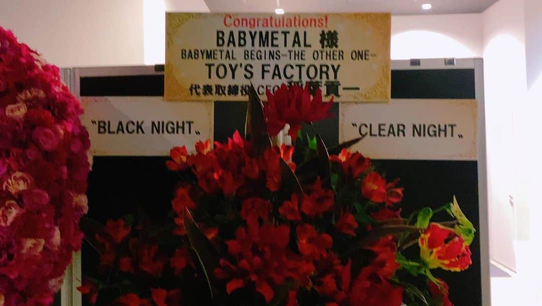 森純太さんのインスタグラム写真 - (森純太Instagram)「BABYMETAL   BEGINS- THE OTHER ONE -BLACK NIGHT  ぴあアリーナMM  toys factoryスタッフの案内で初BABYMETAL。  オーディエンスの気合いに圧倒されて、演出含めてのエンターテイメントに感動した夜だった。  ・ ・  toys factory今村さん @katsukatsu4649  米田さんありがとうございました。  ・ ・ ・  #森純太  #junskywalkers #ジュンスカ #トイズファクトリー #ぴあアリーナmm  #モッシュピット  が #凄まじかった #エンターテイメント #素晴らしい #今村さん #ありがとう #thankyou #babymetal  #ベイビーメタル」4月1日 22時33分 - juntamori
