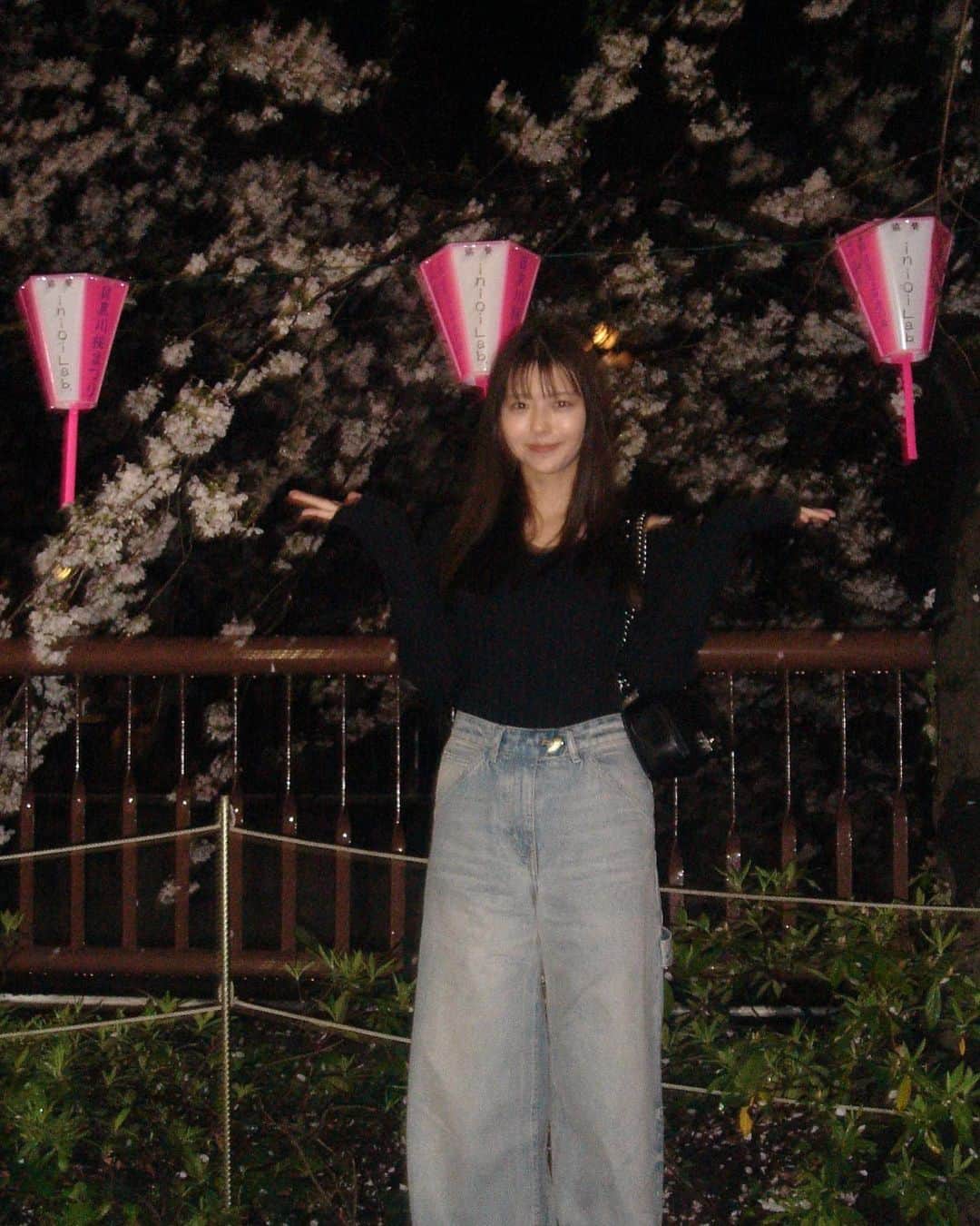 鈴木ゆうかのインスタグラム：「.  桜キャッチ記録8 4月がんばろうね  denim @courreges」