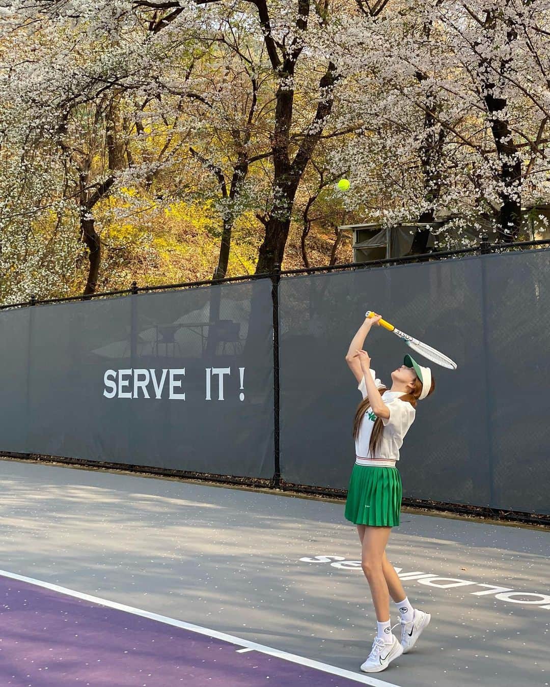 ハン・ボルムさんのインスタグラム写真 - (ハン・ボルムInstagram)「#테니스 #테니스룩 🌸🌸🌸」4月1日 22時34分 - han_bling_