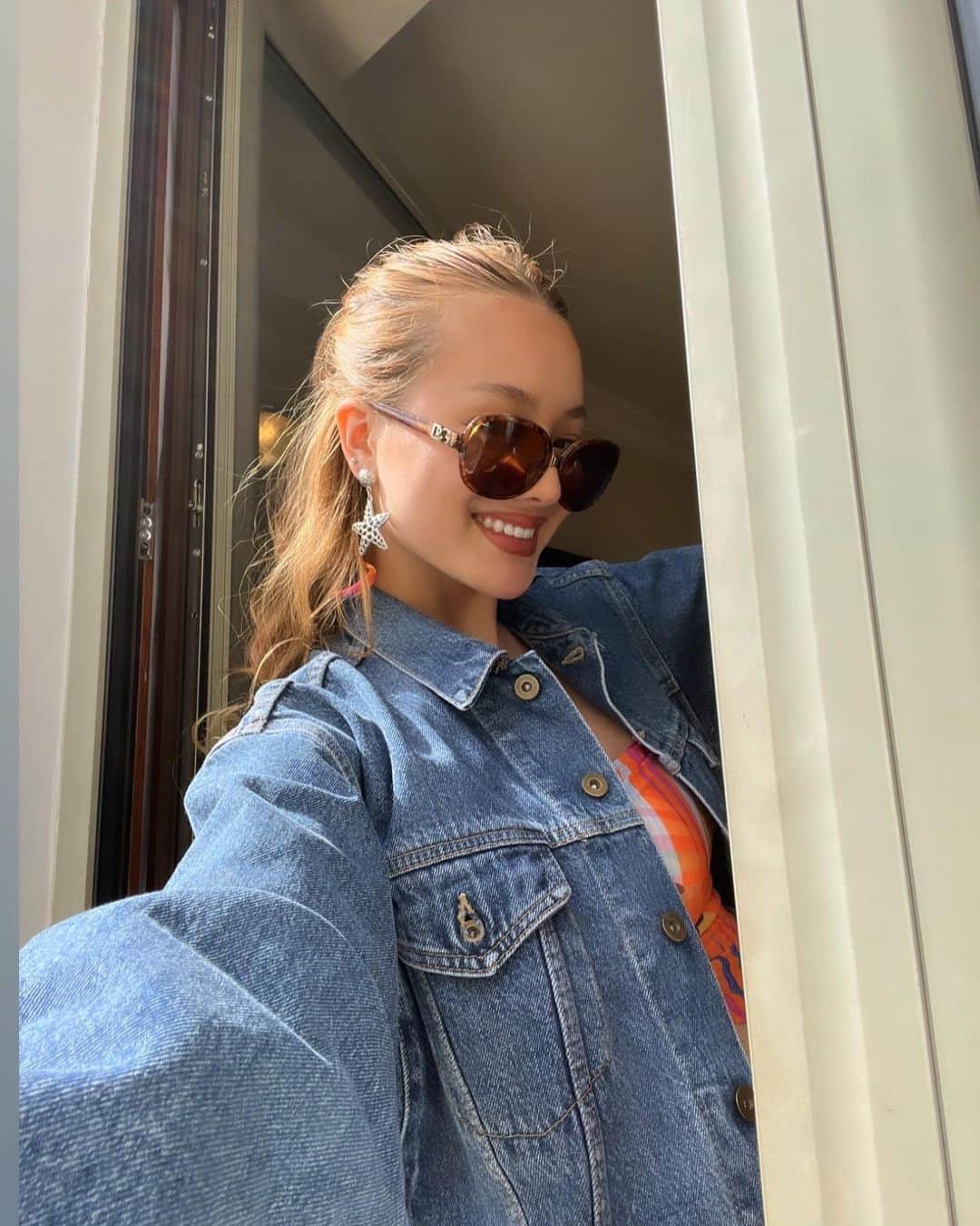 サクラ・キルシュさんのインスタグラム写真 - (サクラ・キルシュInstagram)「first day in greece!! It’s so warm and pretty here so so happy xx ギリシャに来ました！！🇬🇷 とってもいい天気(^з^)-☆」4月1日 22時47分 - sakura_kirsch