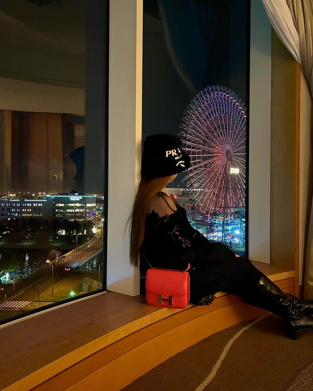 カリスマゆきちゃんさんのインスタグラム写真 - (カリスマゆきちゃんInstagram)「. . 📍The Yokohama Bay Hotel Tokyu  〜grand corner suite〜  観覧車とわたし🎡 夜景が素敵🫶  @yokohamabayhoteltokyu  @charisma.yukichan  __________________________  #横浜ベイホテル東急 #横浜ベイ #theyokohamabayhoteltokyu #yokohama #yokohamabay #夜景 #ホテルステイ #hotelstay #横浜ホテル #ホテルステイ #カリスマゆきちゃん #観覧車」4月1日 23時03分 - charisma.yukichan