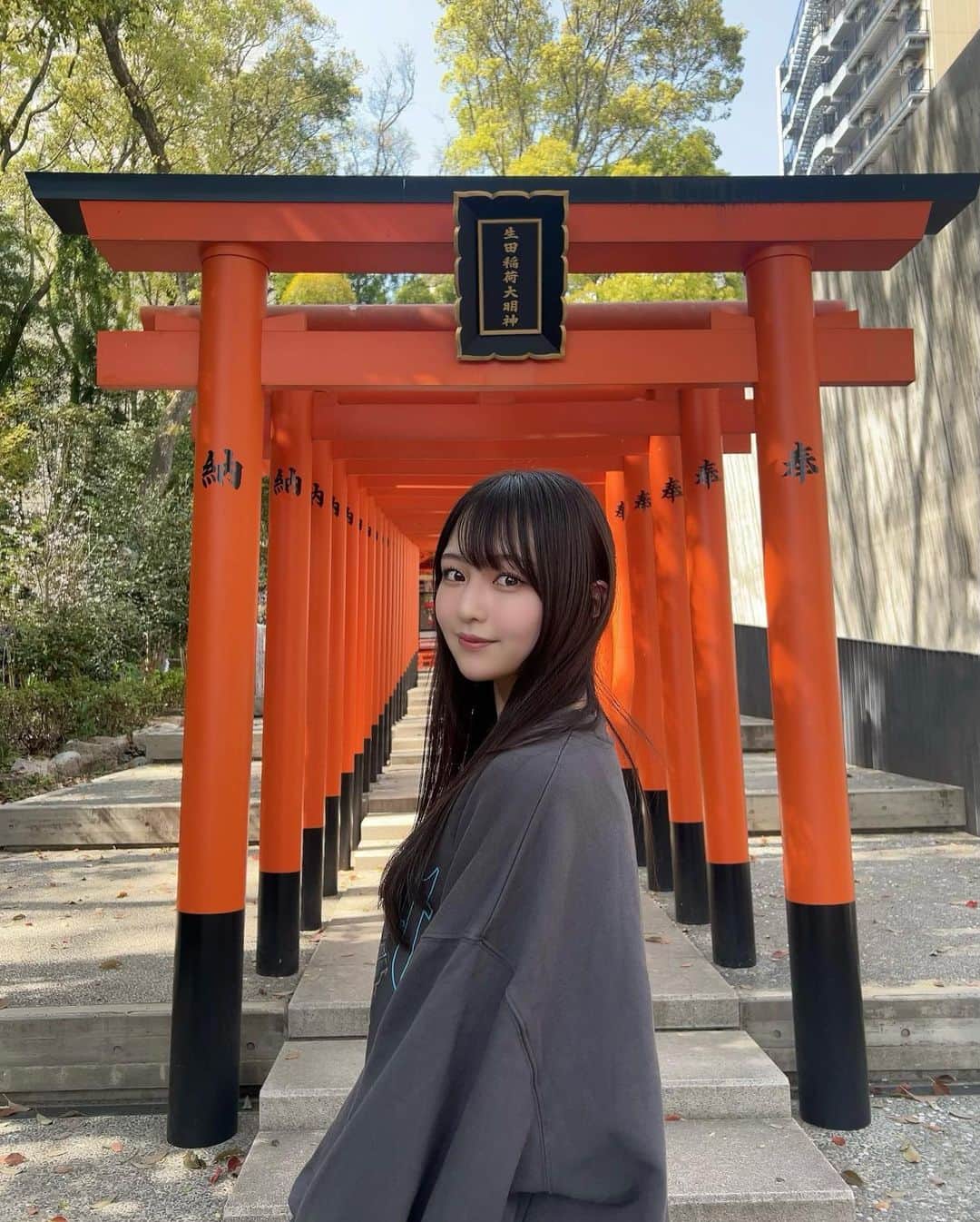 鎮目のどかのインスタグラム：「🌸  空き時間に神社行ってきた〜 このお守りかわいい…♡  #生田神社」