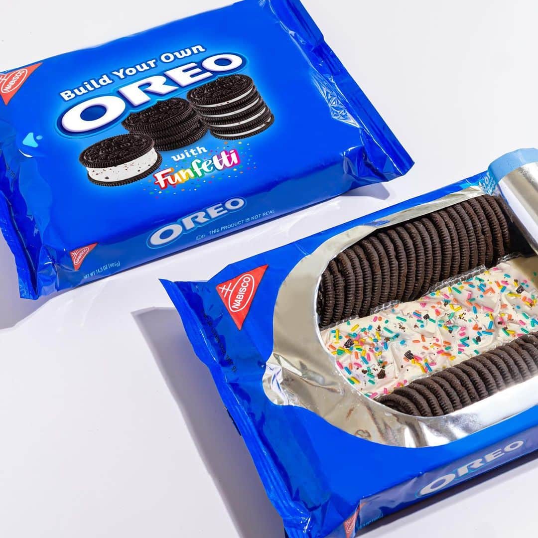 OREOさんのインスタグラム写真 - (OREOInstagram)「The collab you’ve been waiting for: Build Your Own OREO Cookie with @funfetti Frosting 🥳😉」4月1日 23時16分 - oreo