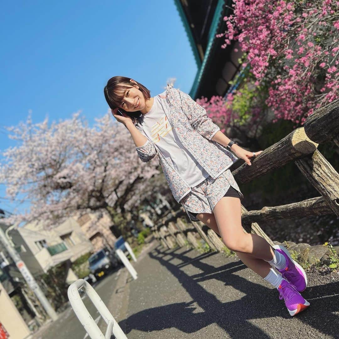ぱつこさんのインスタグラム写真 - (ぱつこInstagram)「桜がもうすぐ散ってしまう｡ﾟ(ﾟ´ω`ﾟ)ﾟ｡  #newbalance」4月2日 9時20分 - 825patsuco