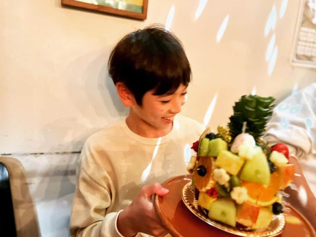 木庭弥生さんのインスタグラム写真 - (木庭弥生Instagram)「13th  birthday🎂🎉  この一年は中学生になって背もずいぶんと伸びて心も身体も成長したね。  新しい一年もたくさん愛されて幸せでたのしいものでありますように💫  2023.04.01」4月2日 9時20分 - yayoikoba