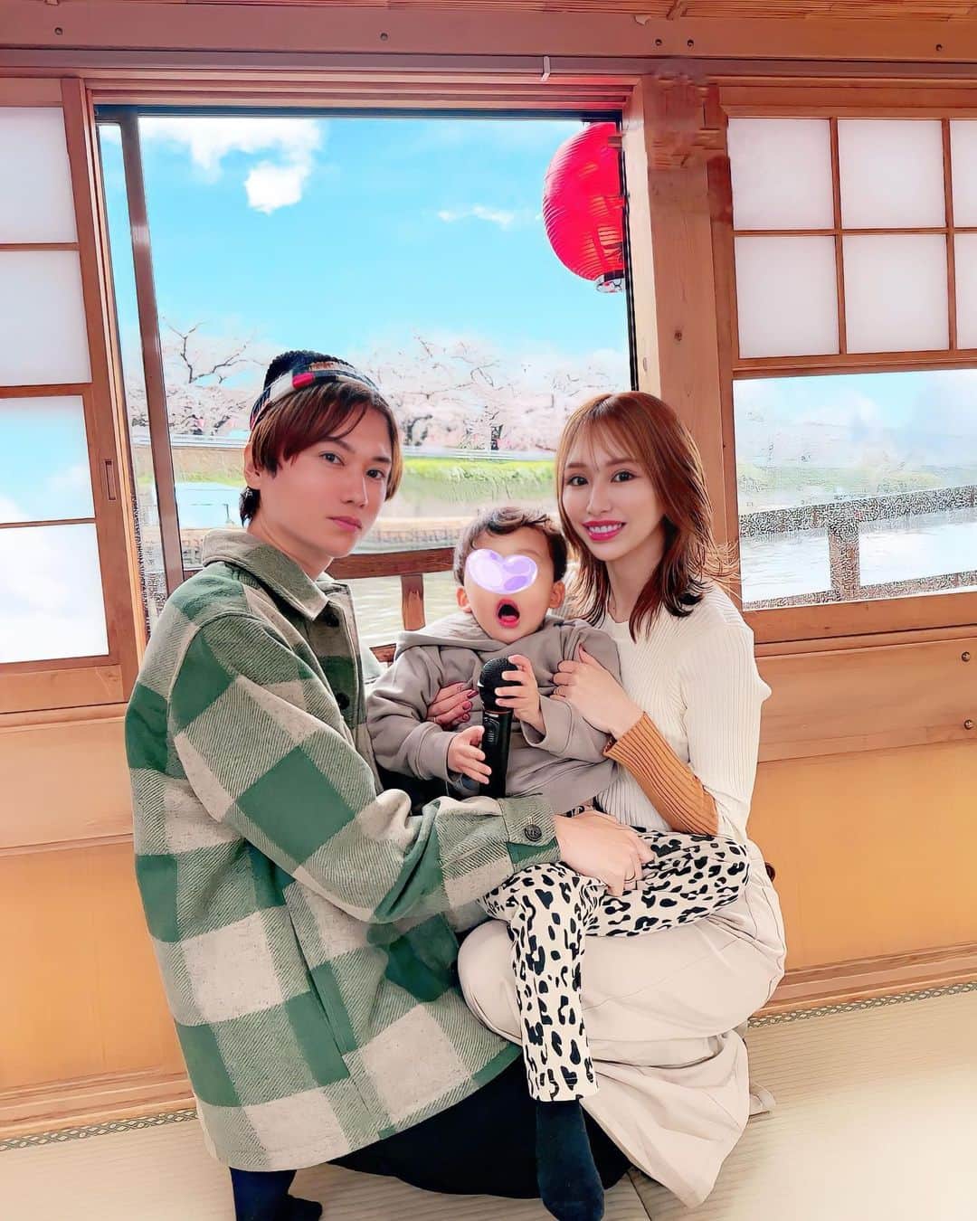 一ノ瀬恋のインスタグラム：「花見🌸 今年は仲良し会で貸切屋形船🚢💨 ほんと楽しかった🤣  #花見 #花見屋形船  #屋形船」