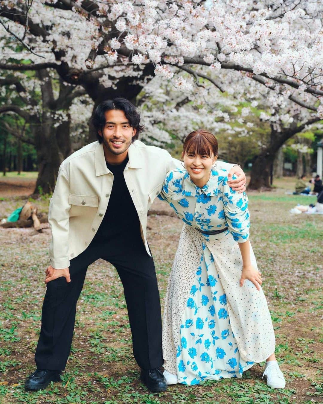 三原勇希のインスタグラム：「お祝いの言葉、ありがとうございます😭これまでの色々な瞬間や、みんなの顔を浮かべながら一つ一つ噛みしめております！  素敵な写真を撮ってくれたチームを紹介させてくださいっ！  photo📸 @yu_inohara  hair&makeup💄 @karen___lemon  location @nephew_yoyogipark  ありがとう❤️」